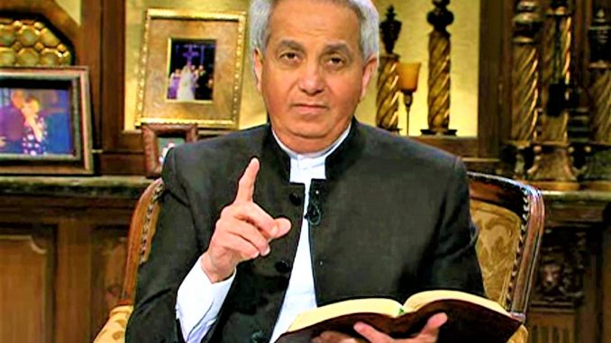 benny-hinn-preaching